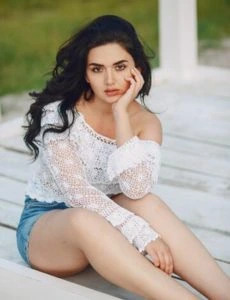 VIP companion girl in Shergarh – discreet service